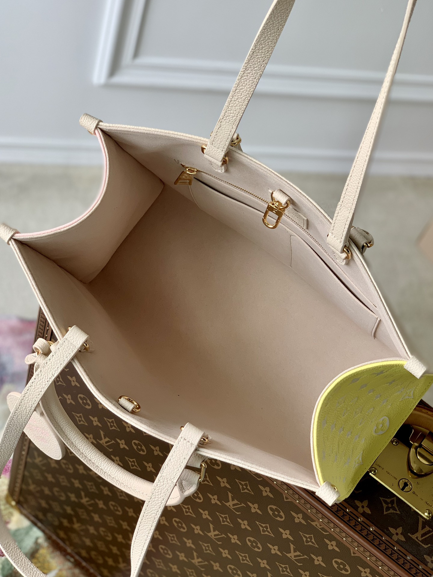 Louis Vuitton Onthego Bag