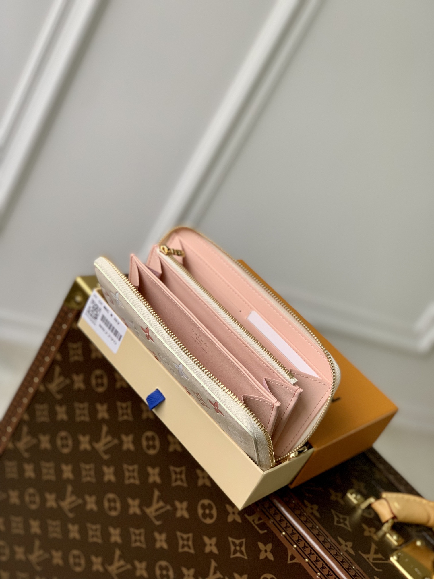 Louis Vuitton Zippy Bag