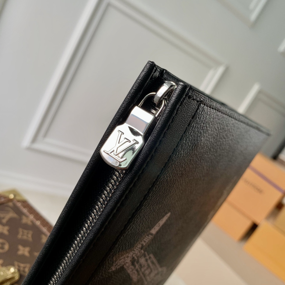 Louis Vuitton Pochette Voyage Bag