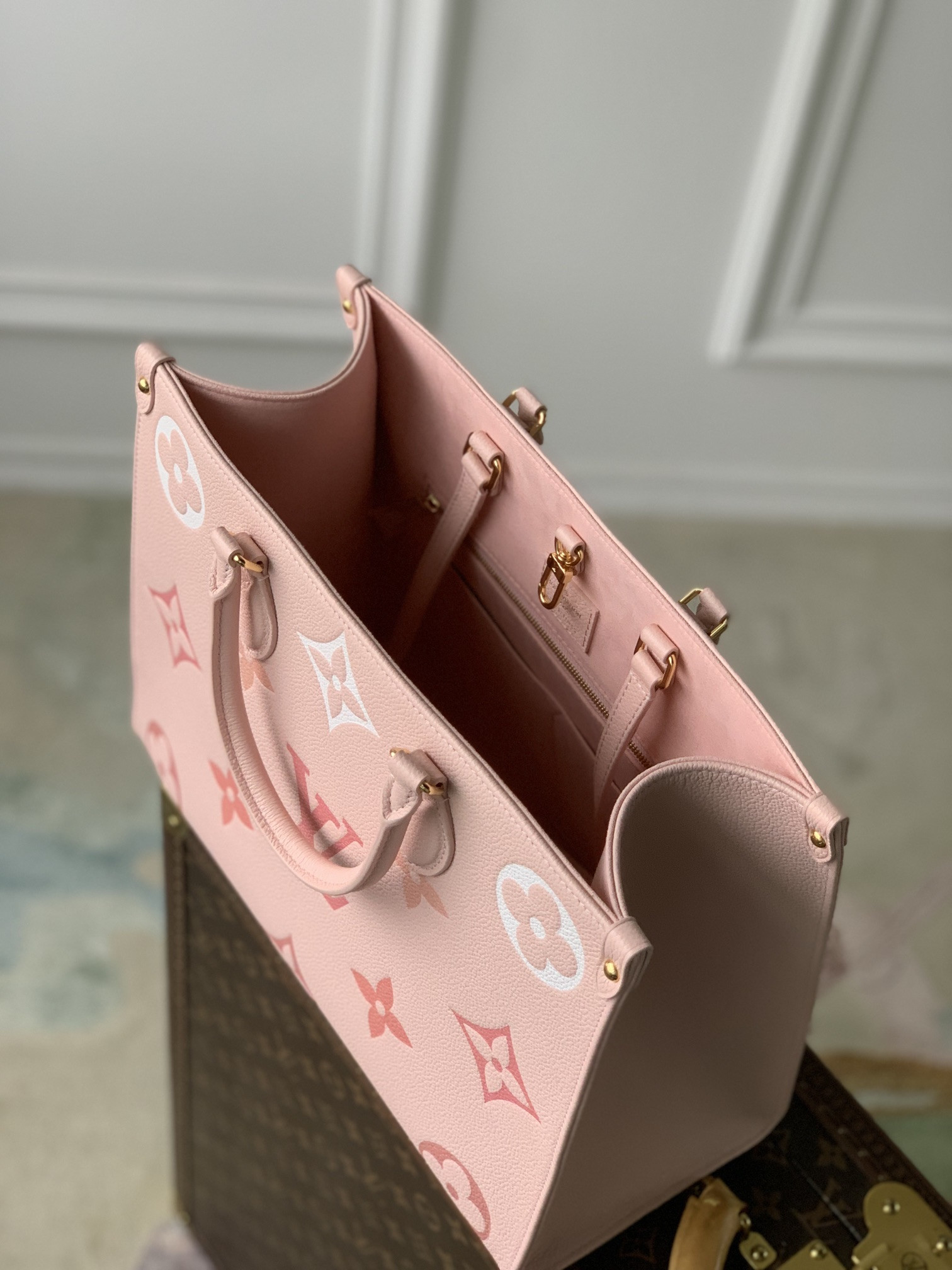 Louis Vuitton Onthego Bag