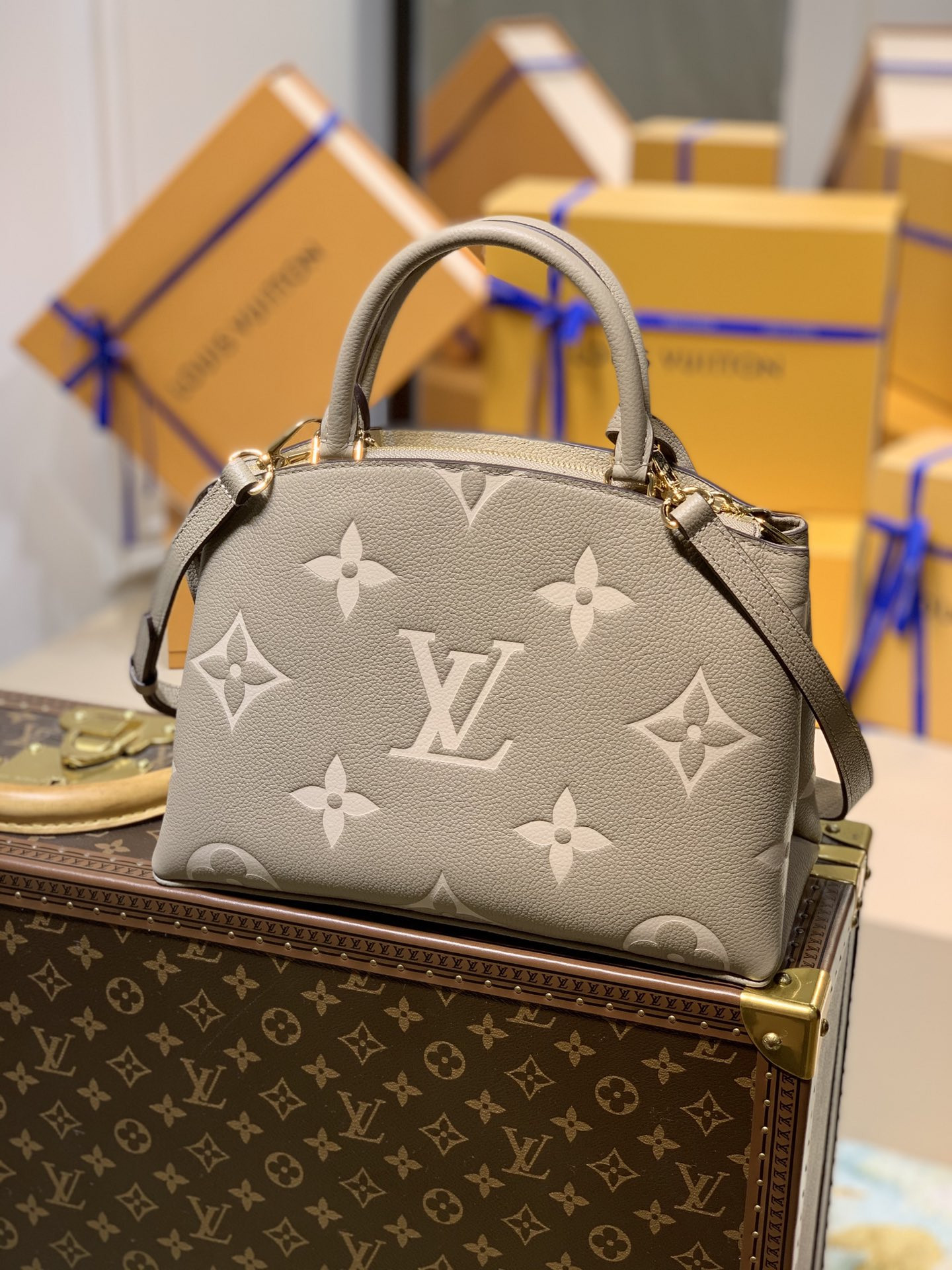 Louis Vuitton Petit Palais Bag
