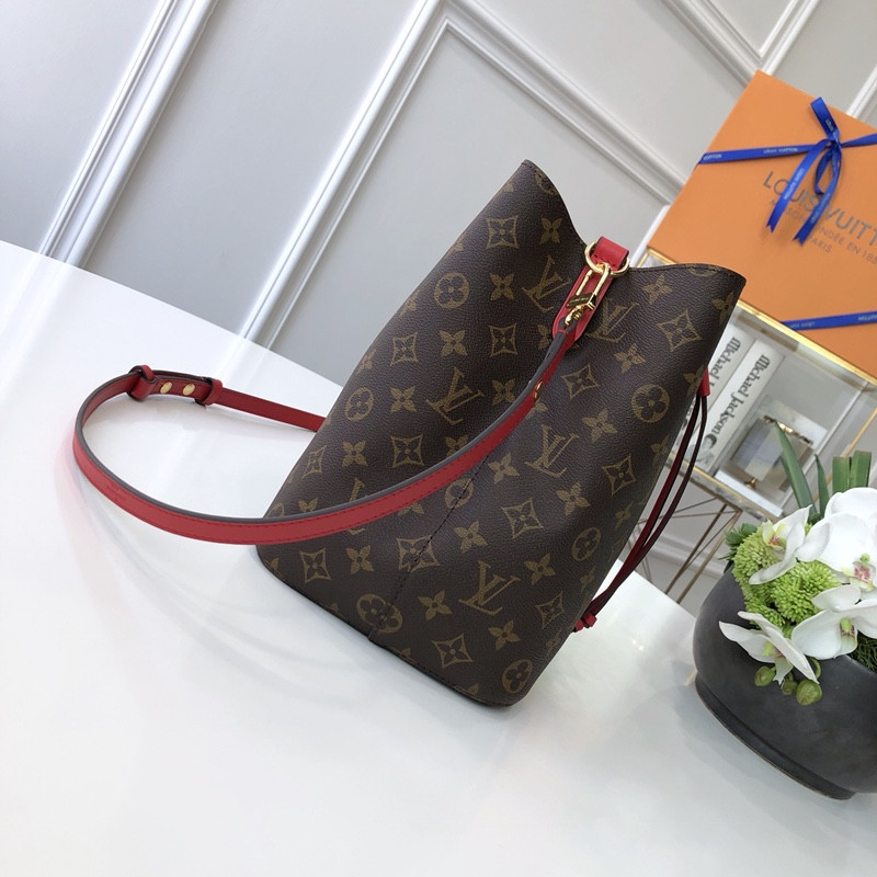 Louis Vuitton Néonoé Bag