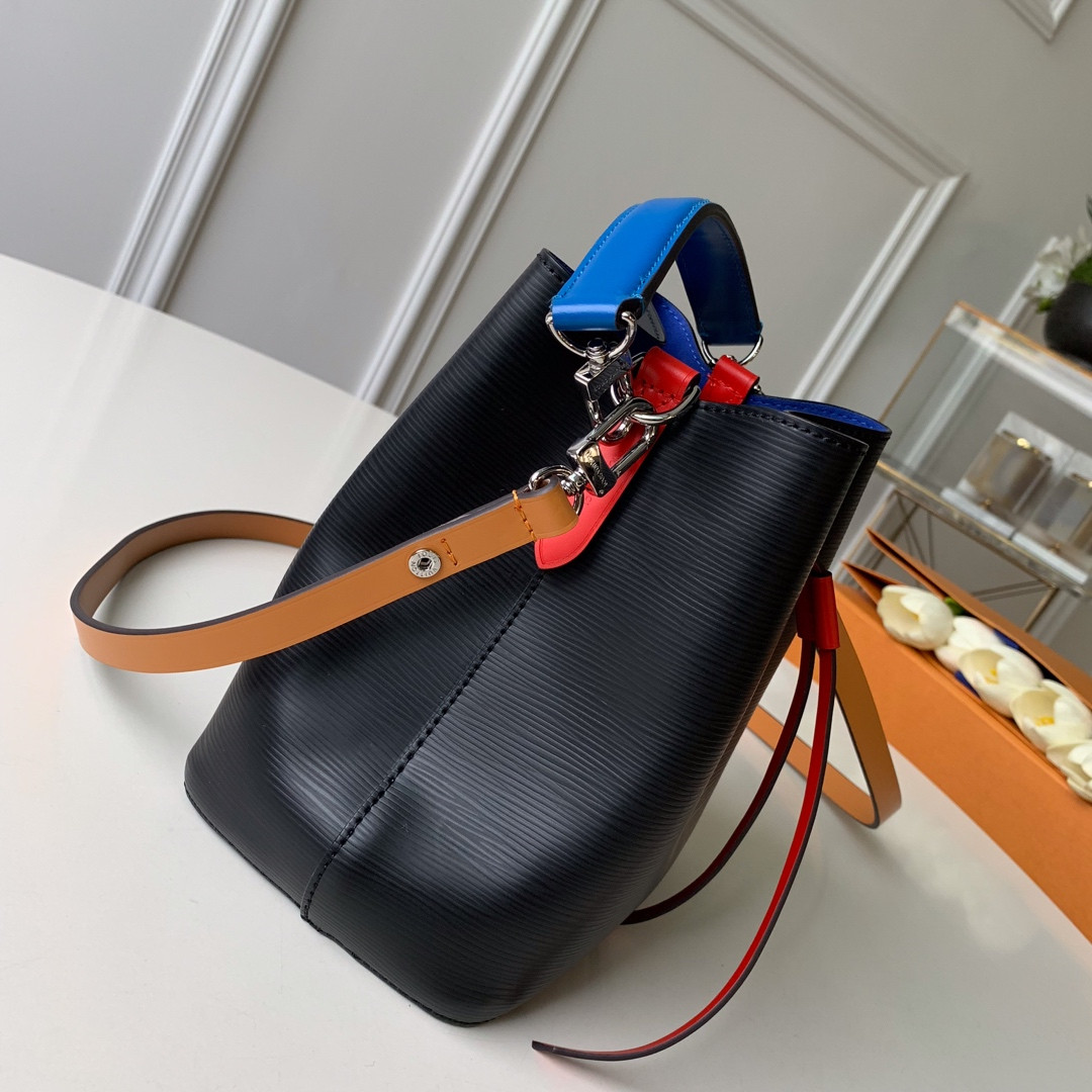 Louis Vuitton Néonoé Bag