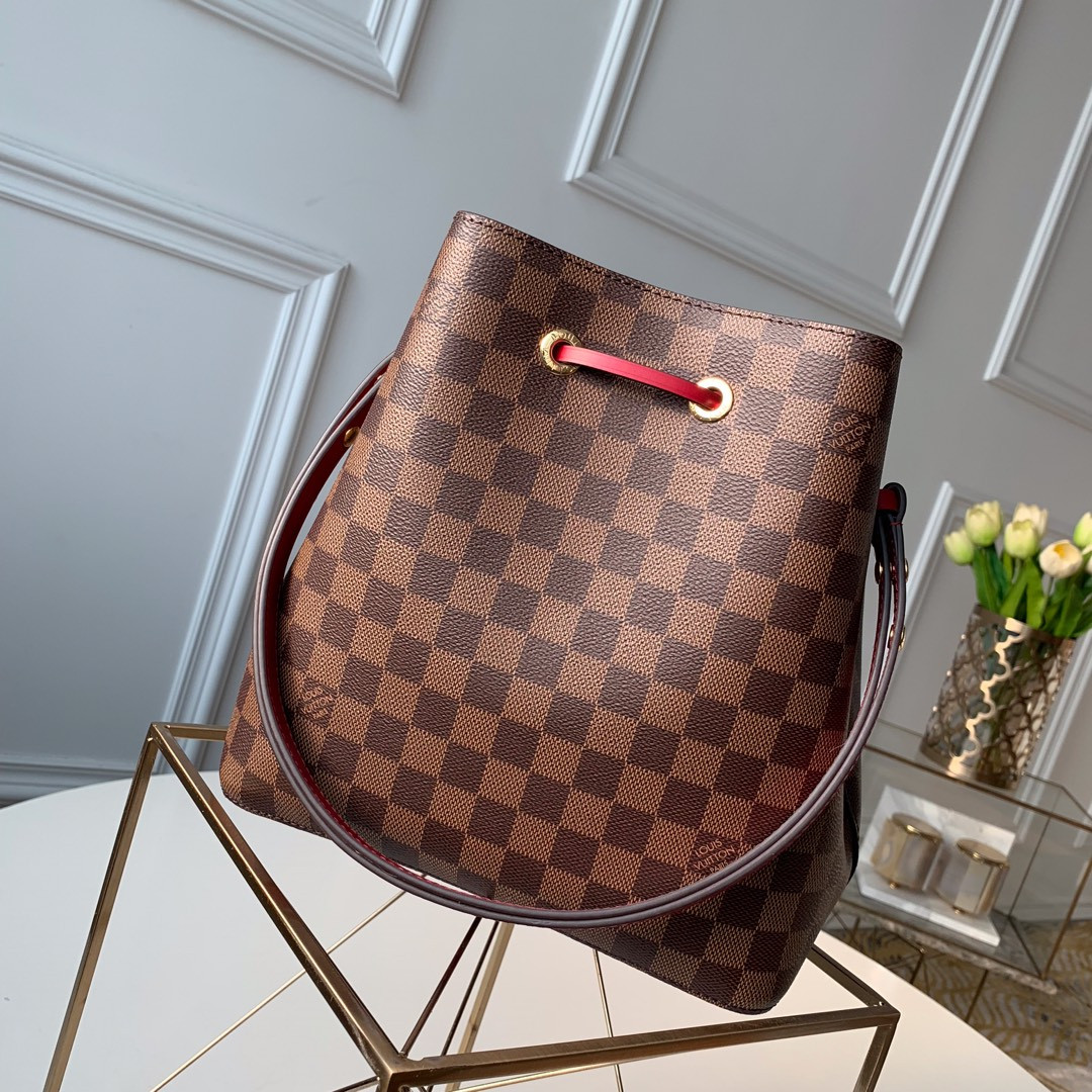 Louis Vuitton Néonoé Bag