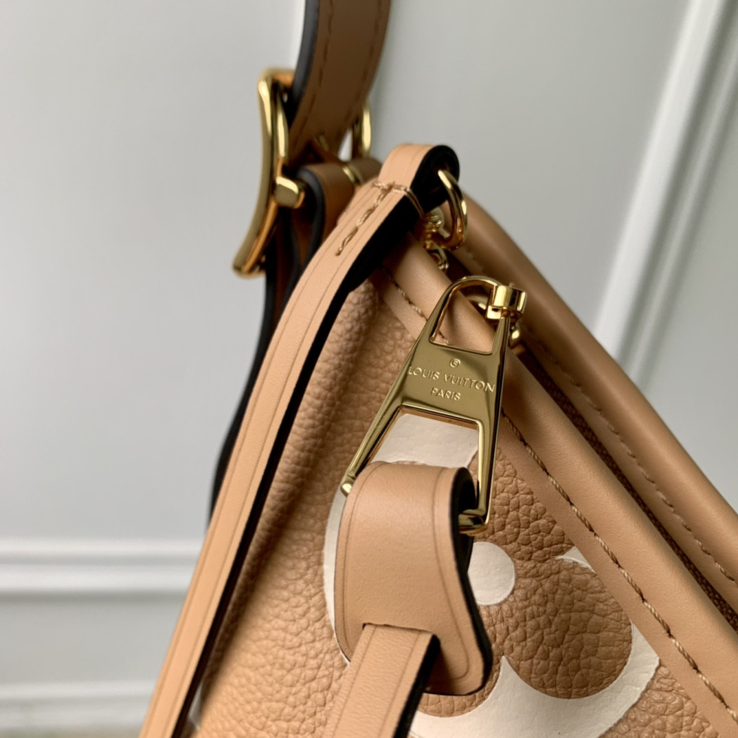 Louis Vuitton Carryall Bag