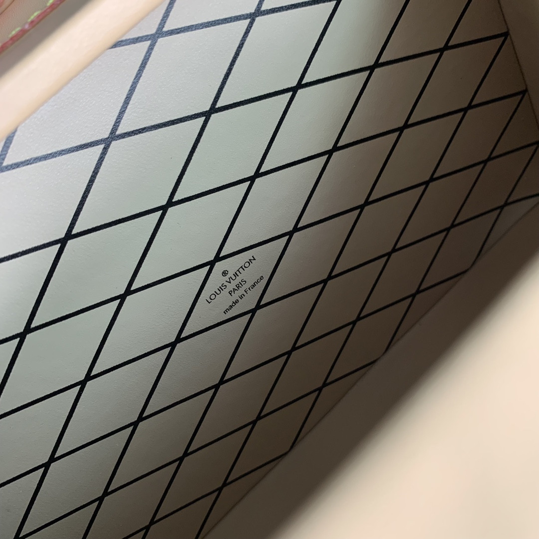 Louis Vuitton Petit Malle Bag