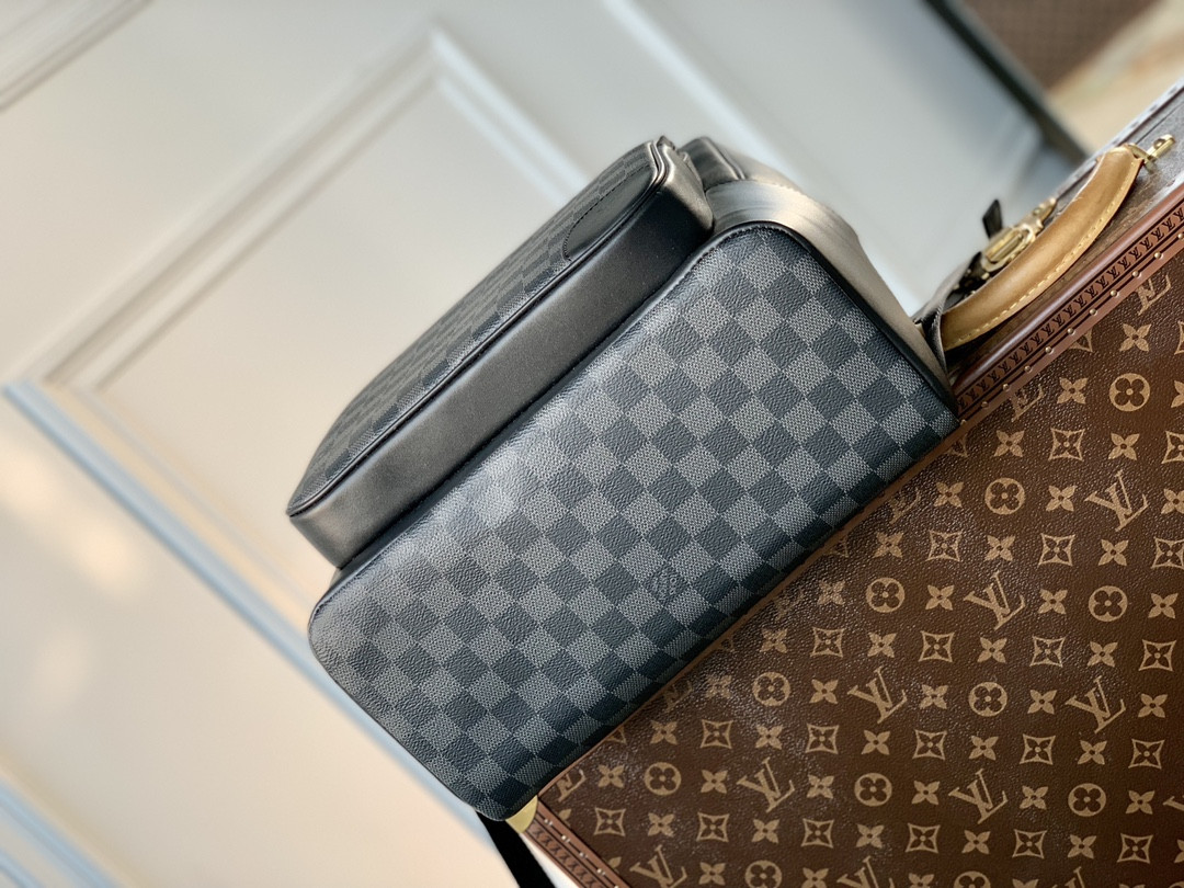 Louis Vuitton Dean Bag
