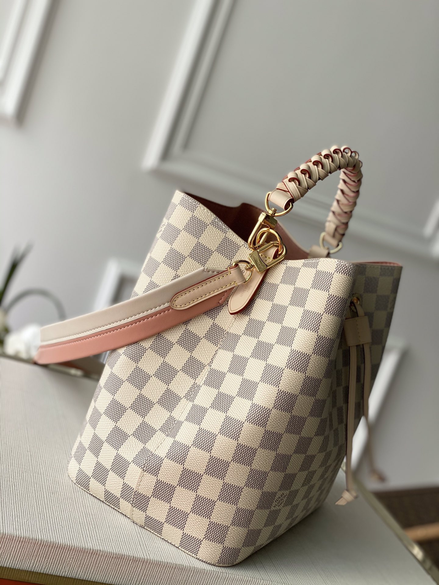 Louis Vuitton Néonoé Bag
