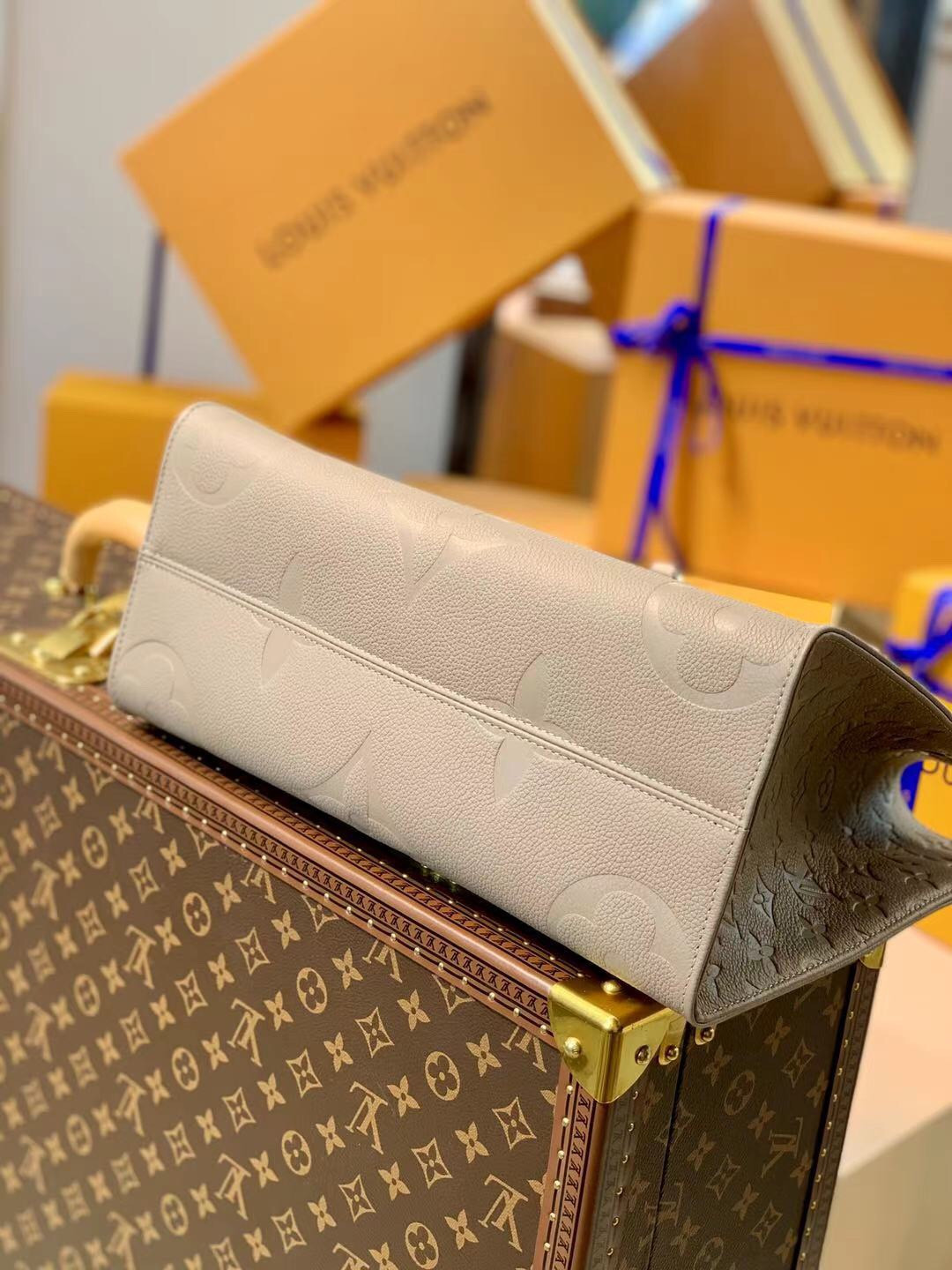 Louis Vuitton Onthego Bag