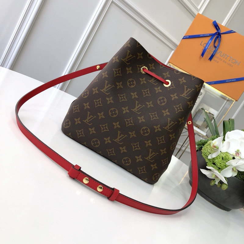 Louis Vuitton Néonoé Bag