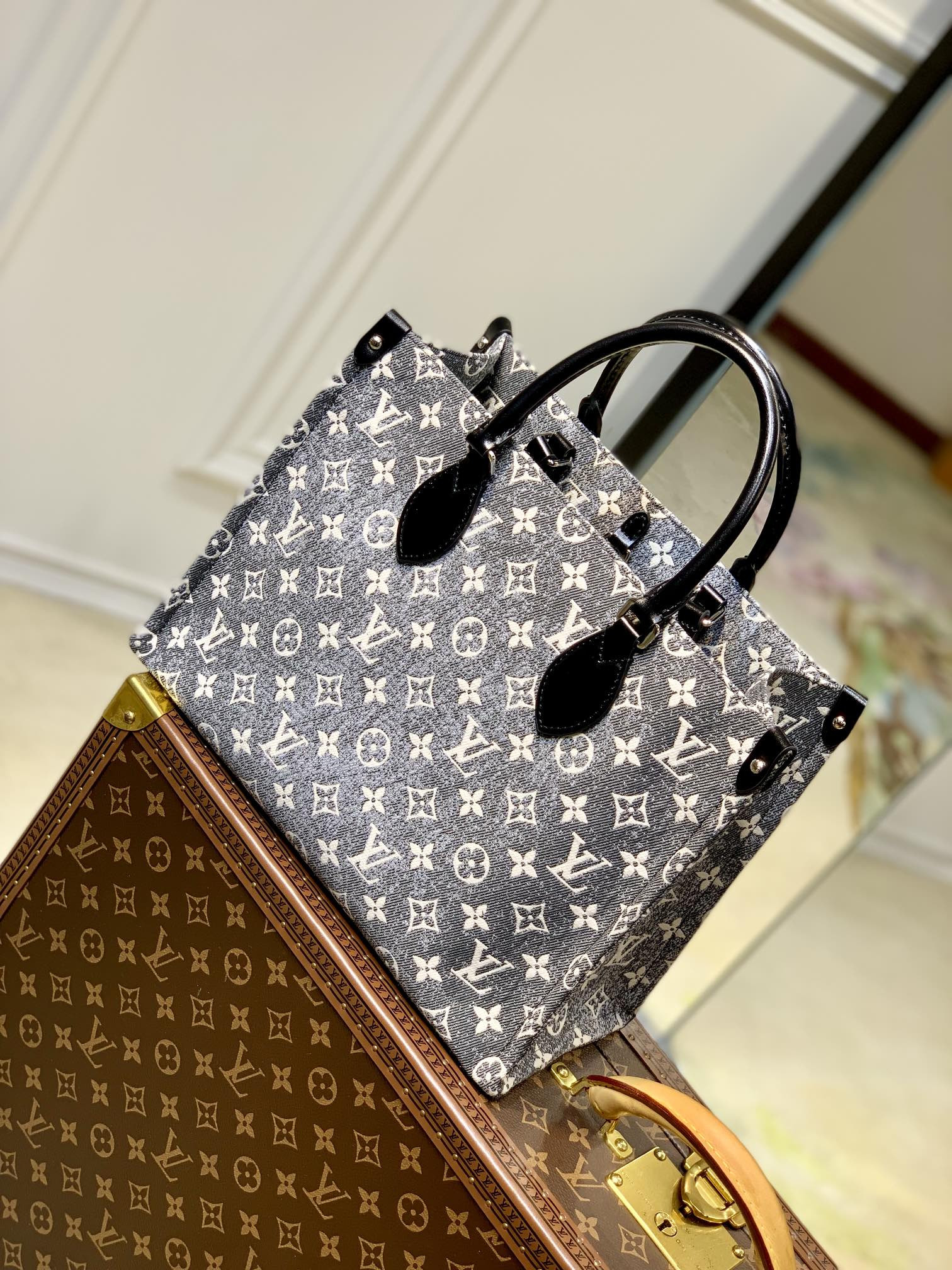 Louis Vuitton Onthego Bag