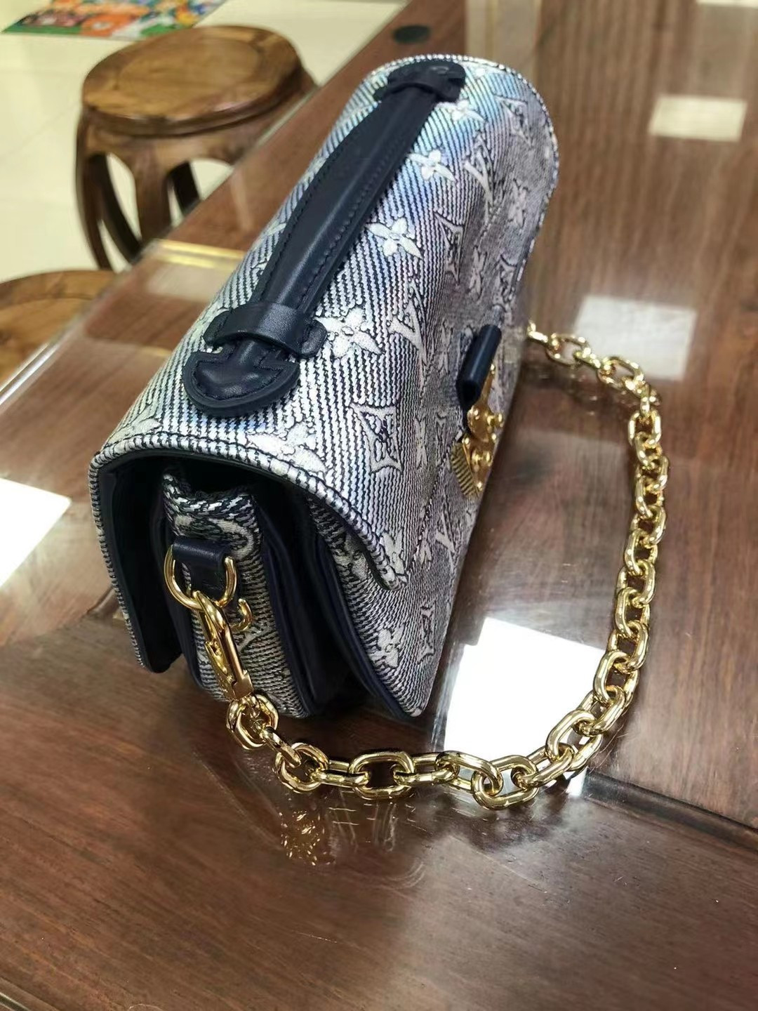 Louis Vuitton Pochette Métis East West Bag