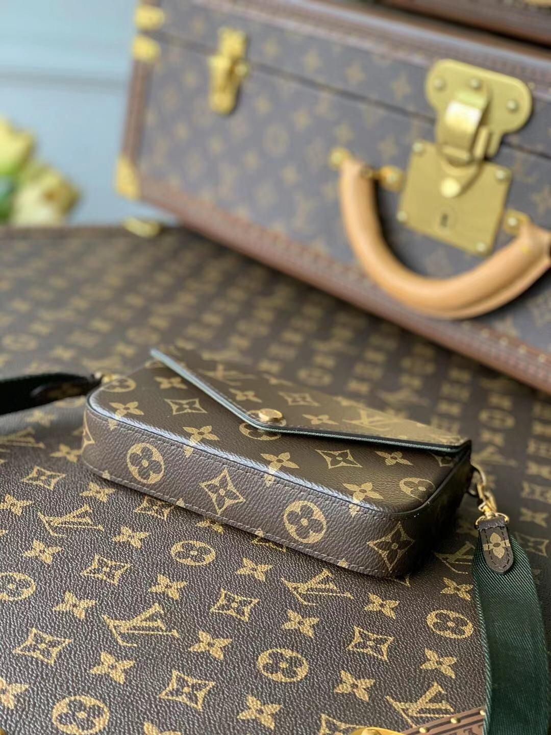 Louis Vuitton Multi Pochette Félicie Bag