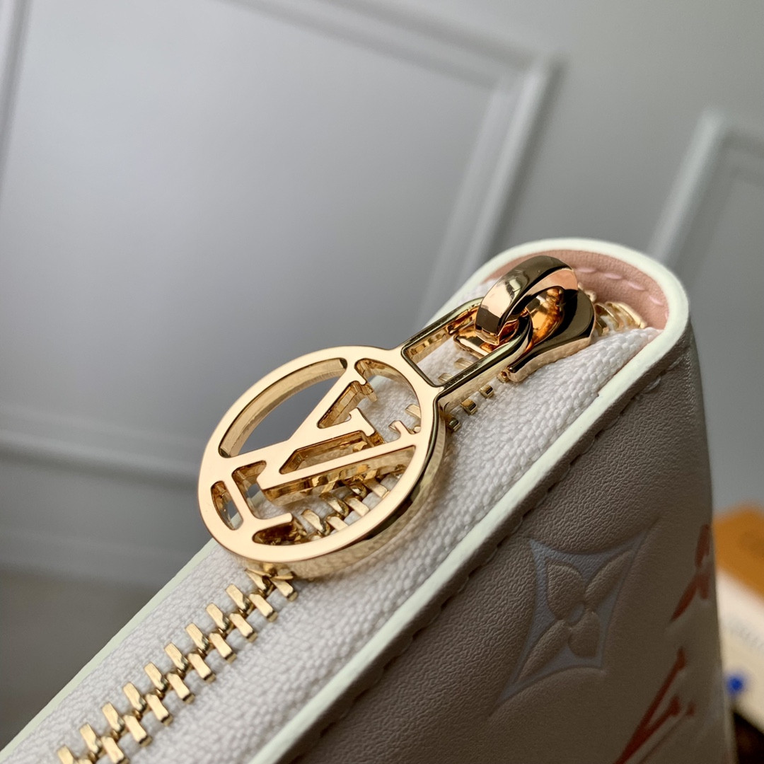 Louis Vuitton Zippy Bag