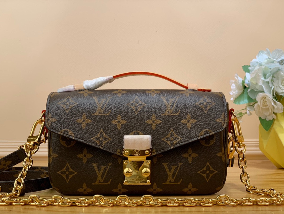 Louis Vuitton Pochette Métis East West Bag