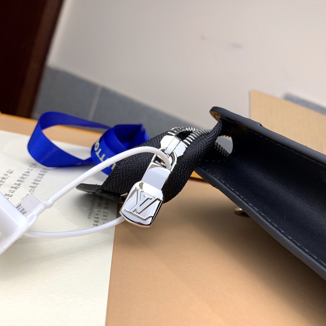 Louis Vuitton Standing Bag