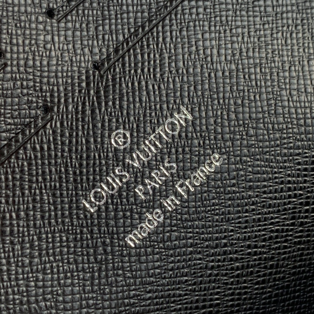 Louis Vuitton Pochette Voyage Bag