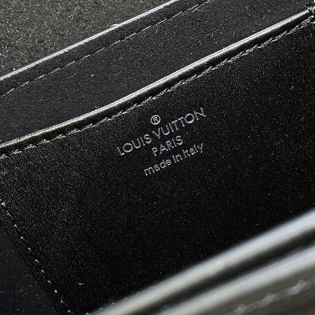 Louis Vuitton Neo Saint Cloud Bag