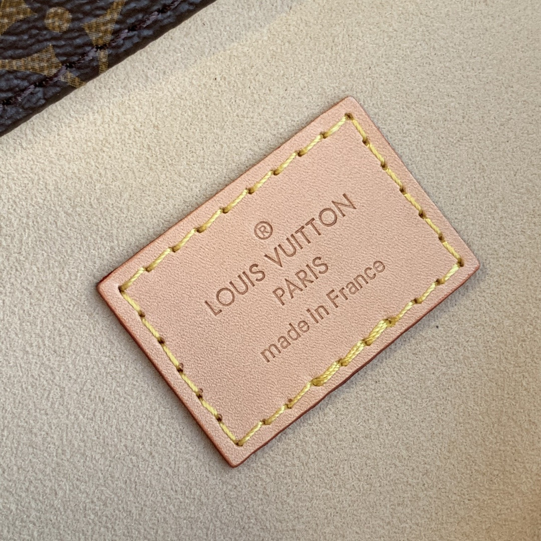 Louis Vuitton Artsy Bag