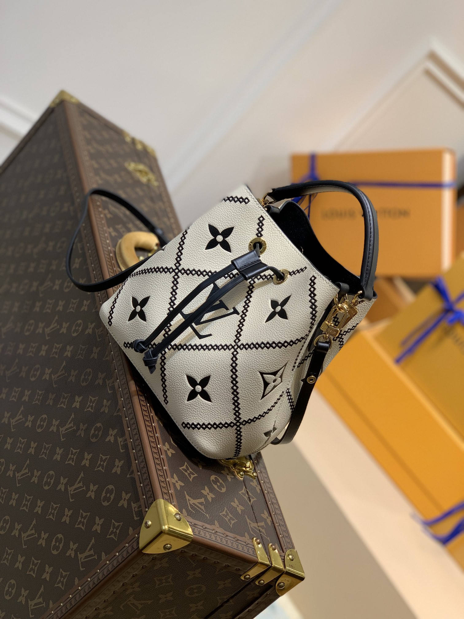 Louis Vuitton Néonoé Bag