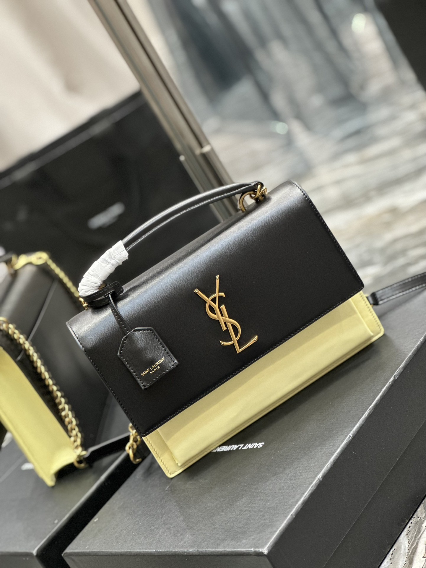 Ysl Sunset Medium Top Handle In Smooth Leather