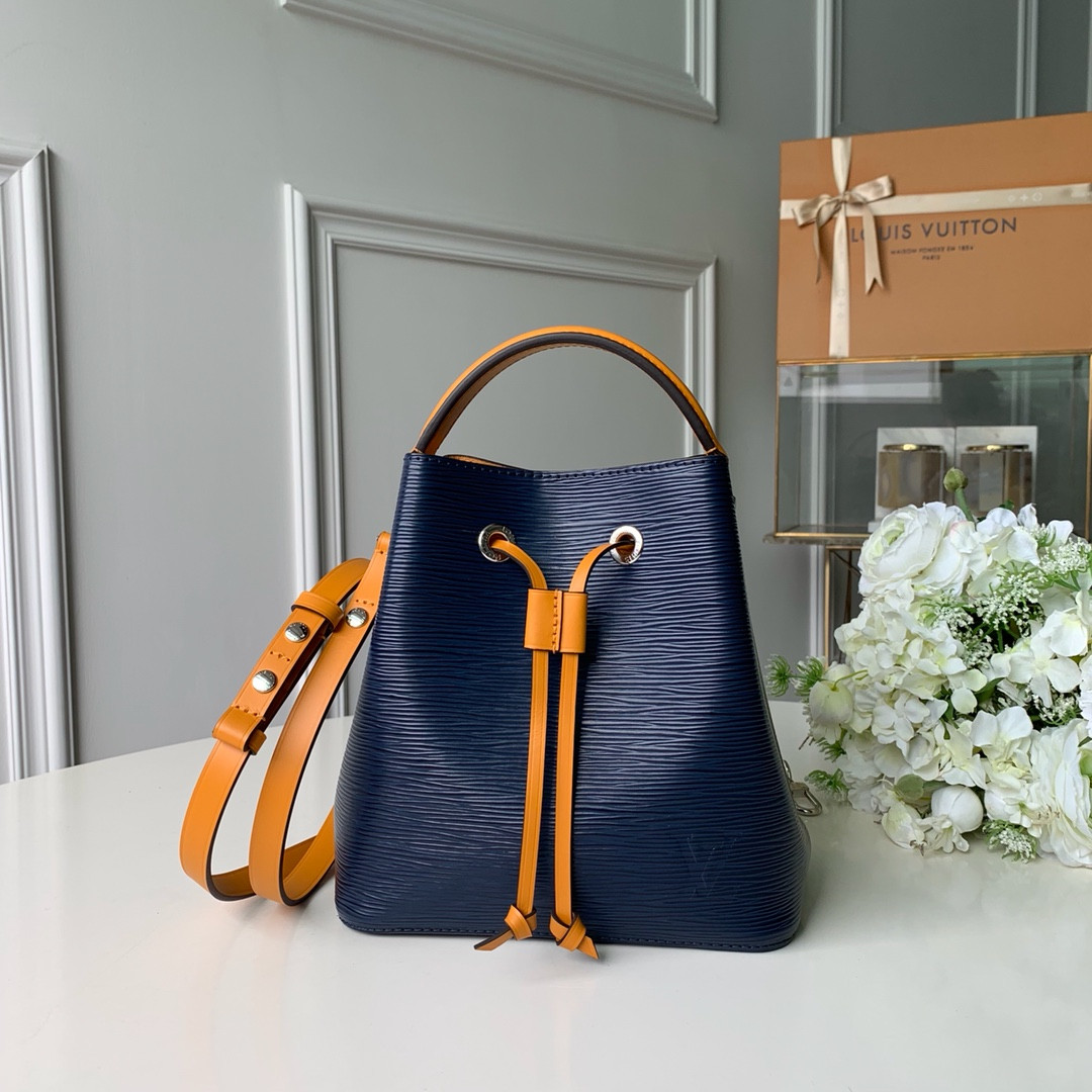 Louis Vuitton Néonoé Bag