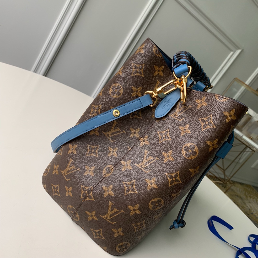 Louis Vuitton Néonoé Bag