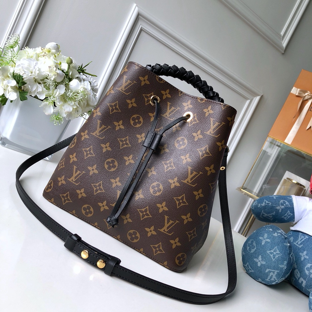 Louis Vuitton Néonoé Bag