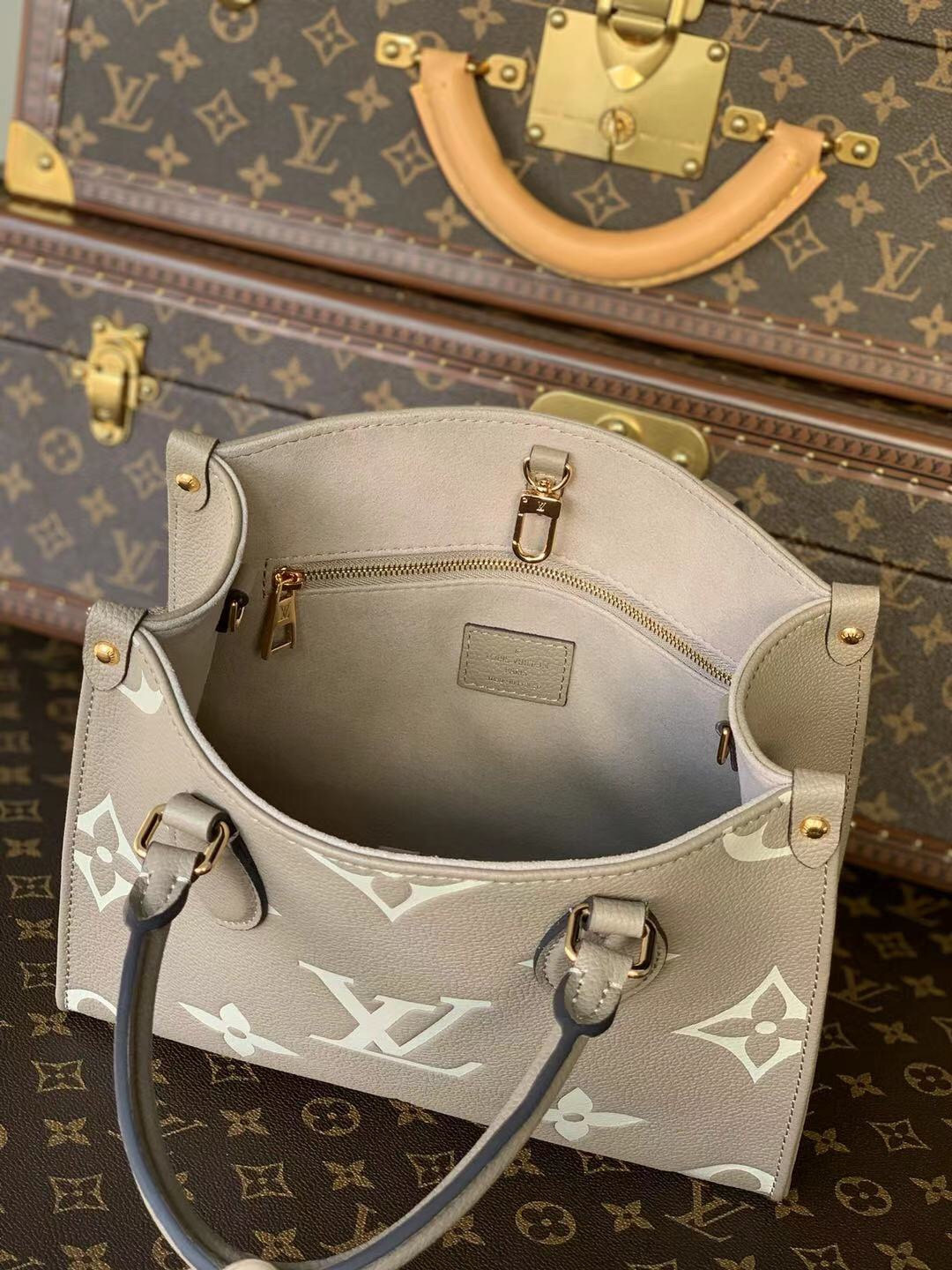 Louis Vuitton Onthego Bag