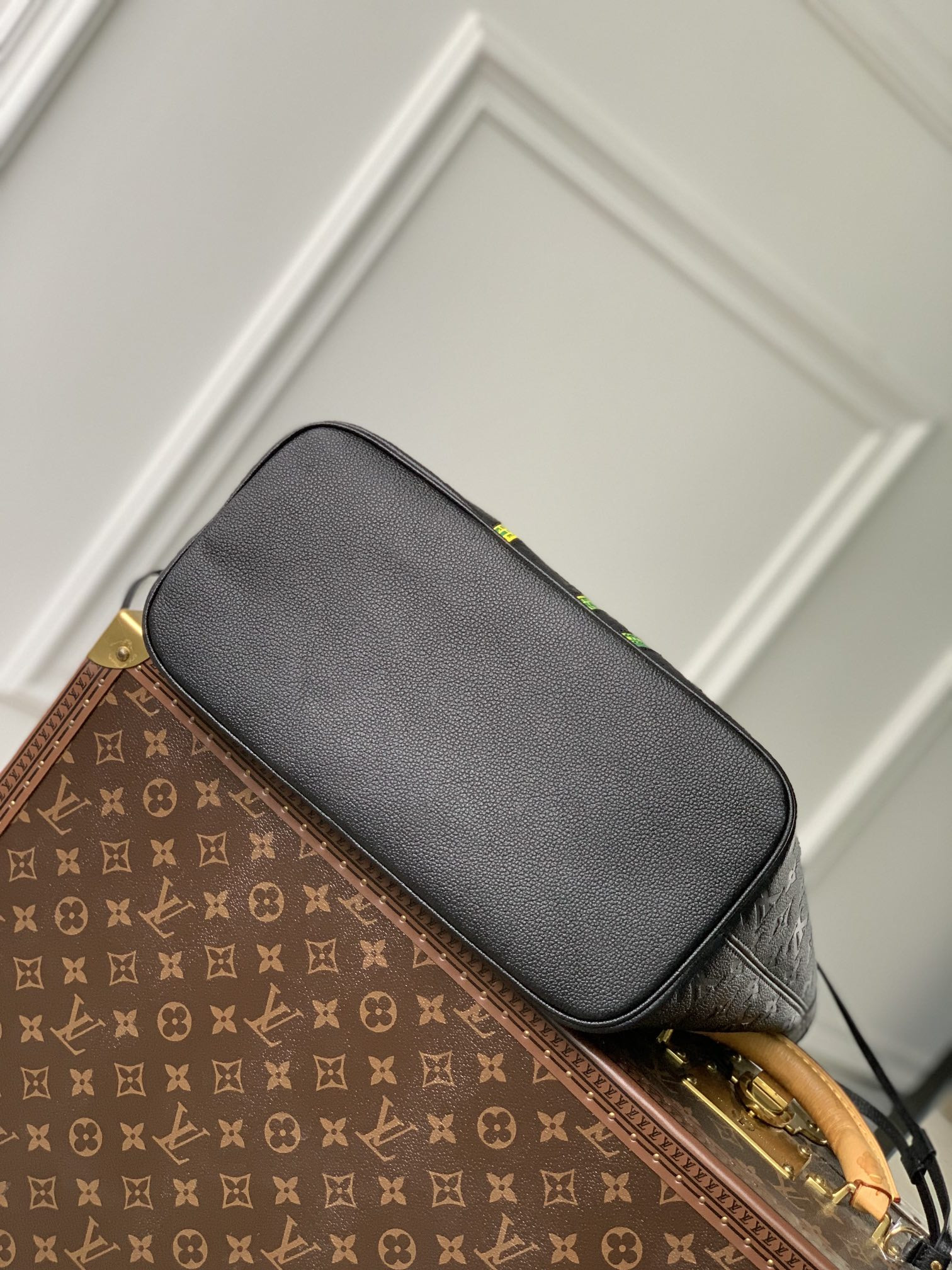 Louis Vuitton Neverfull Bag