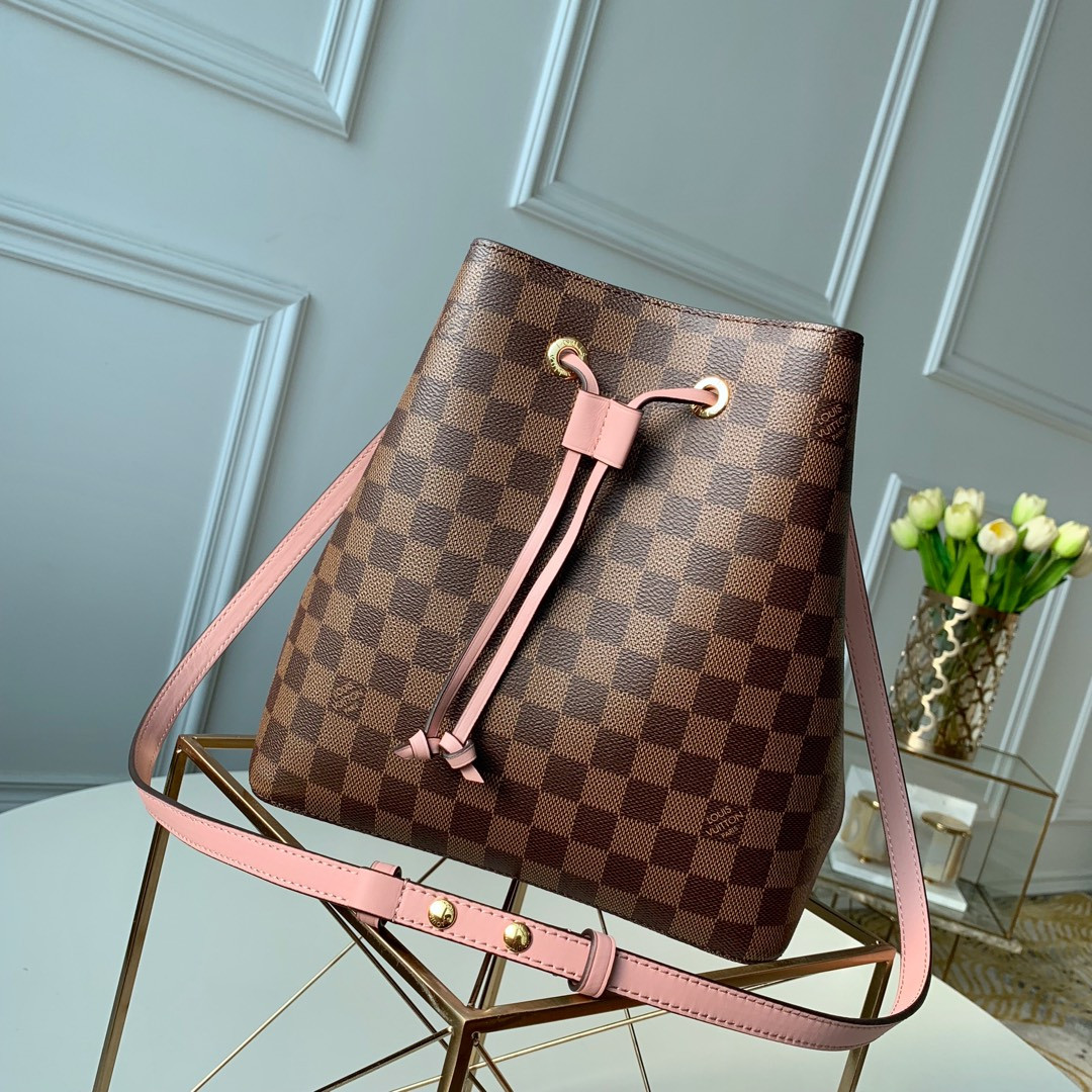 Louis Vuitton Néonoé Bag