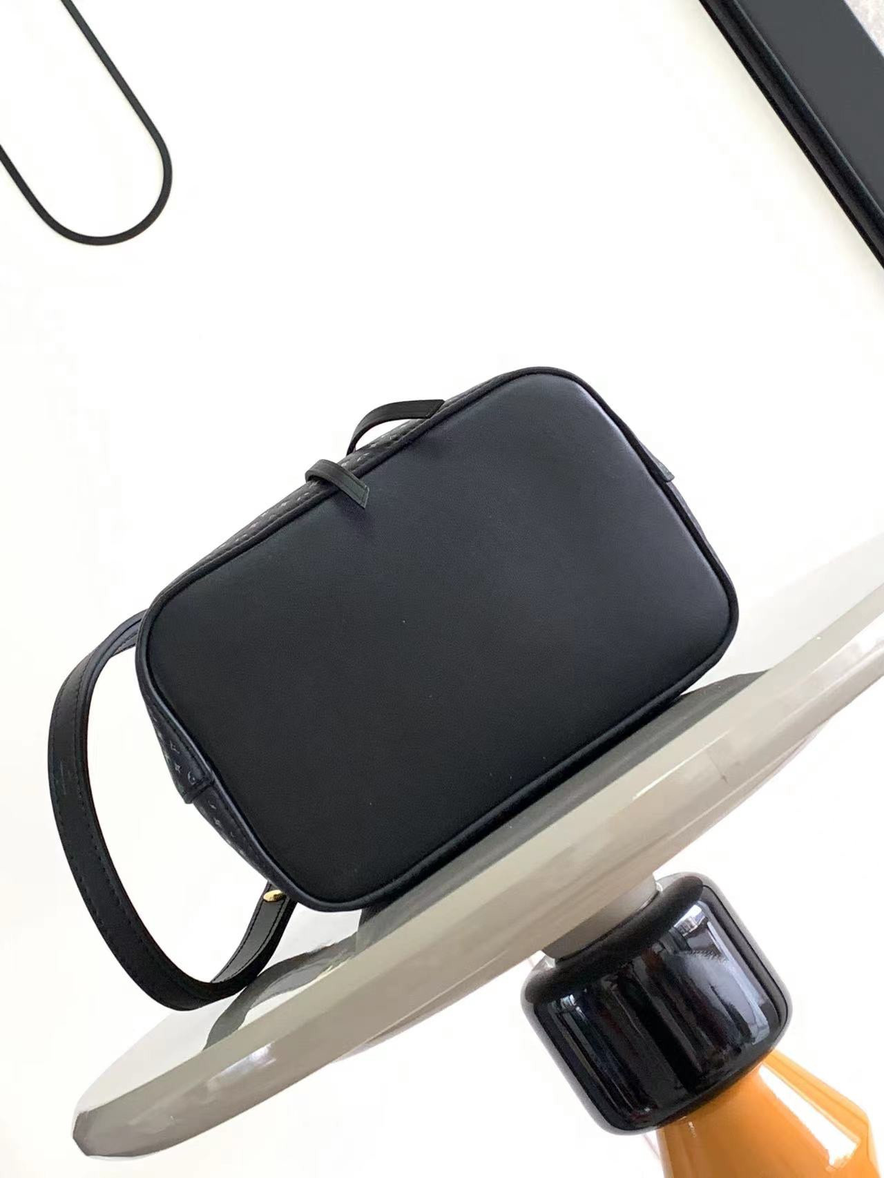 Louis Vuitton Néonoé Bag