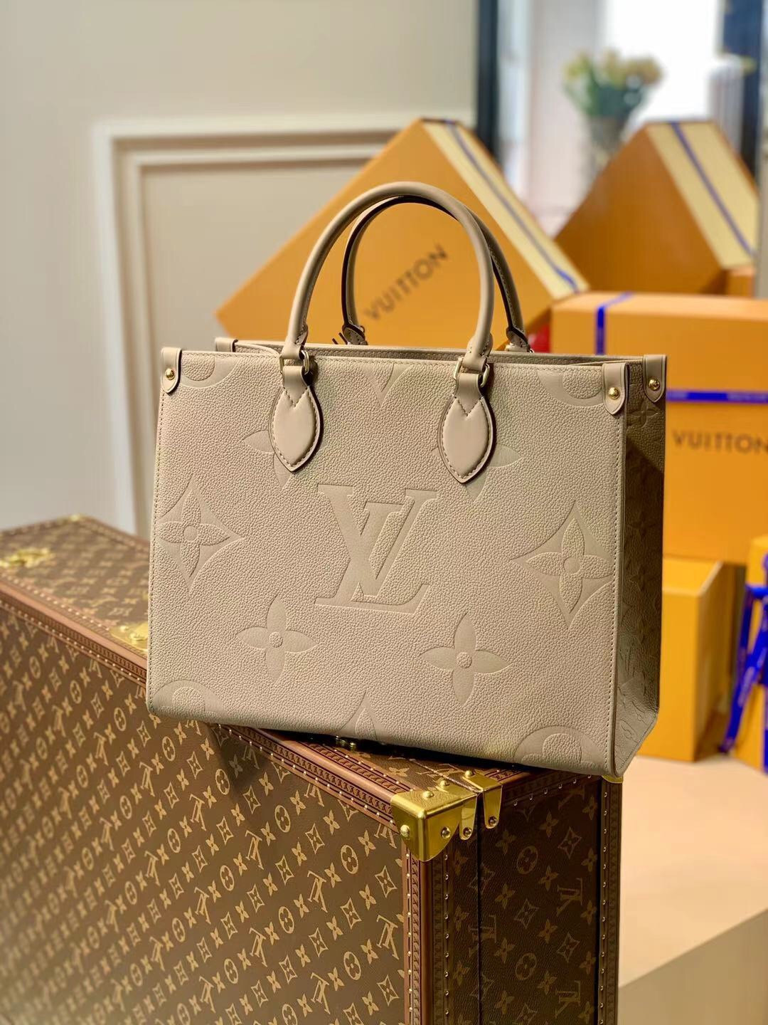 Louis Vuitton Onthego Bag