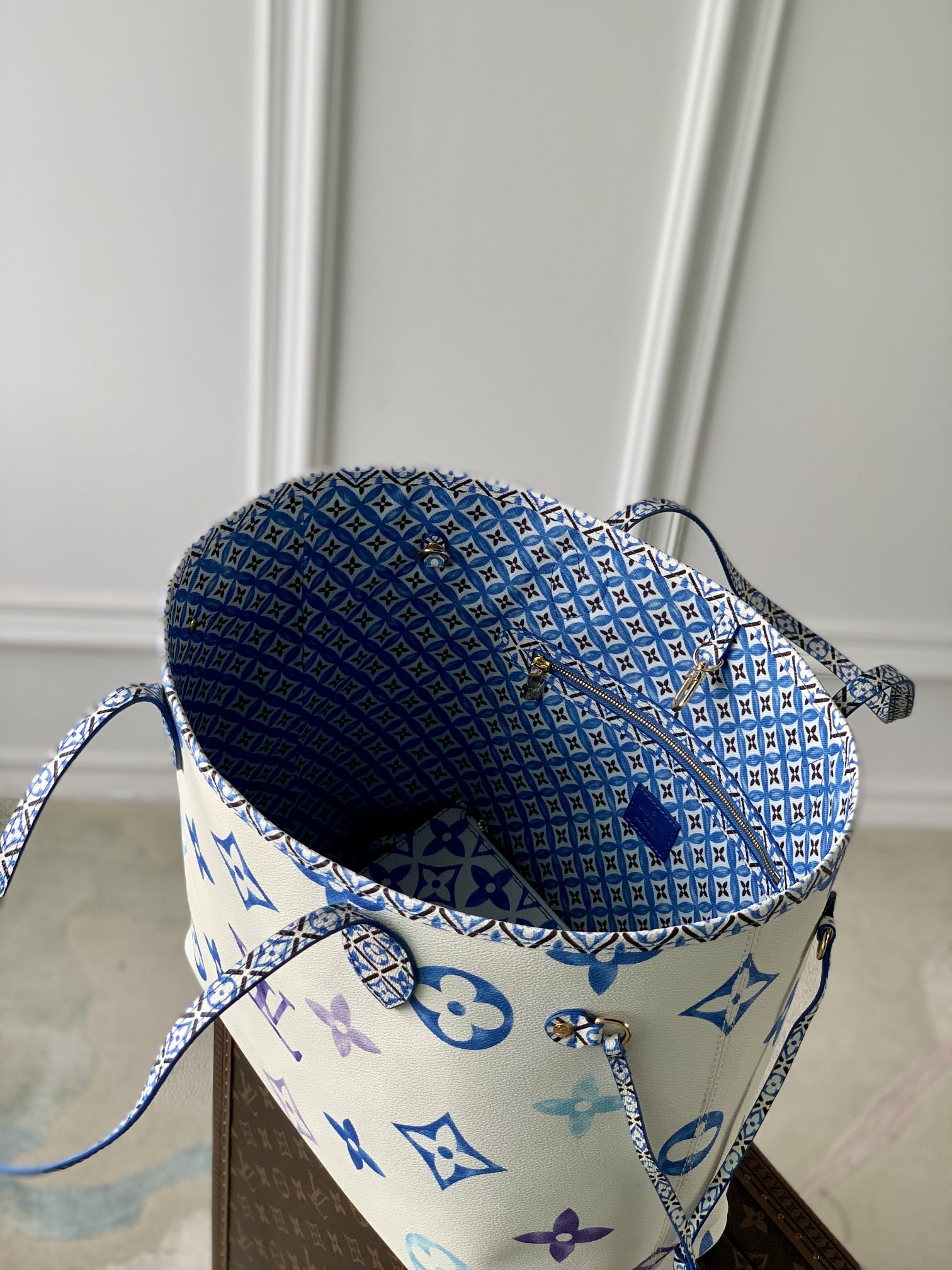 Louis Vuitton Neverfull Bag