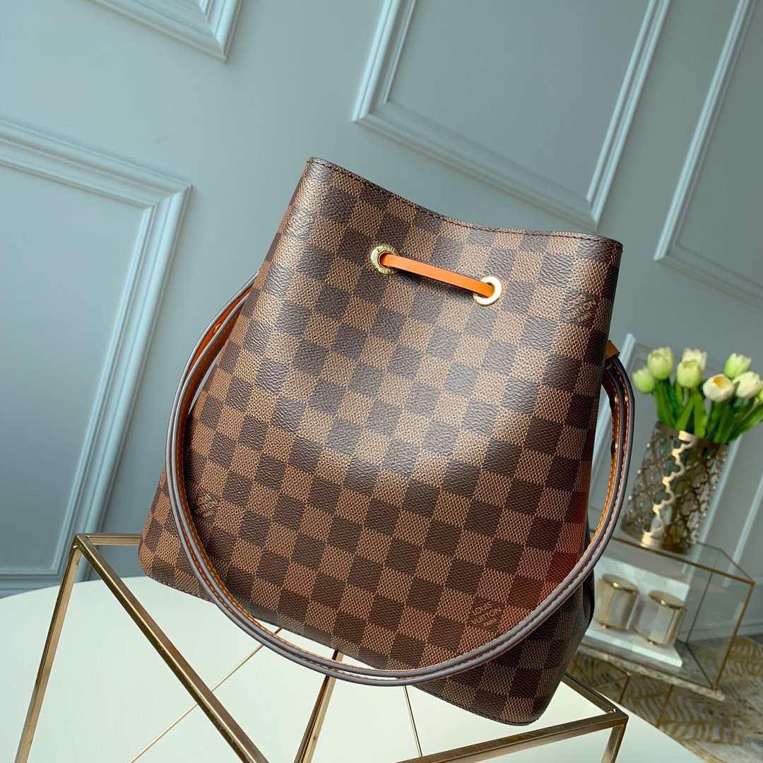 Louis Vuitton Néonoé Bag