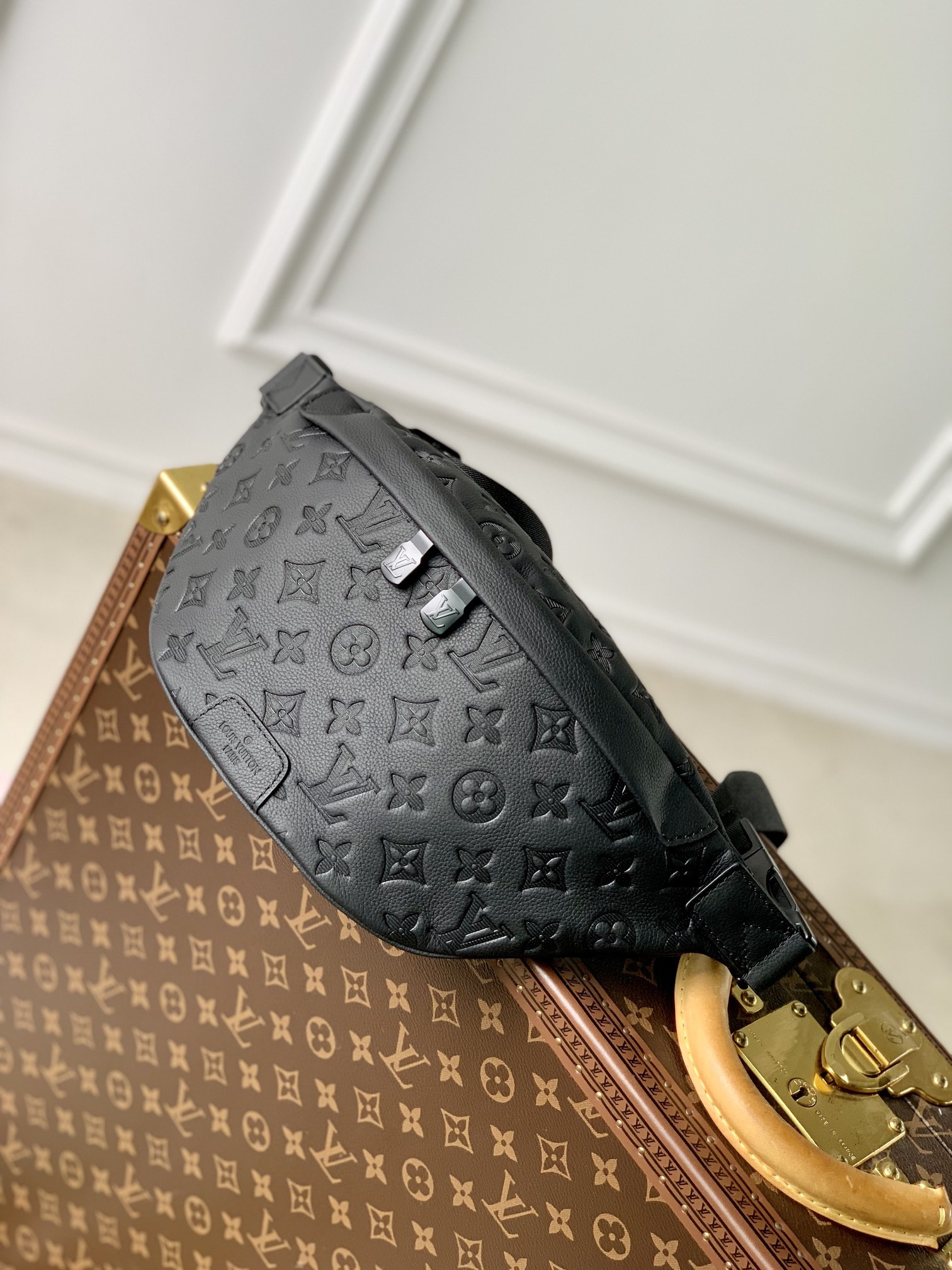 Louis Vuitton Discovery Bag