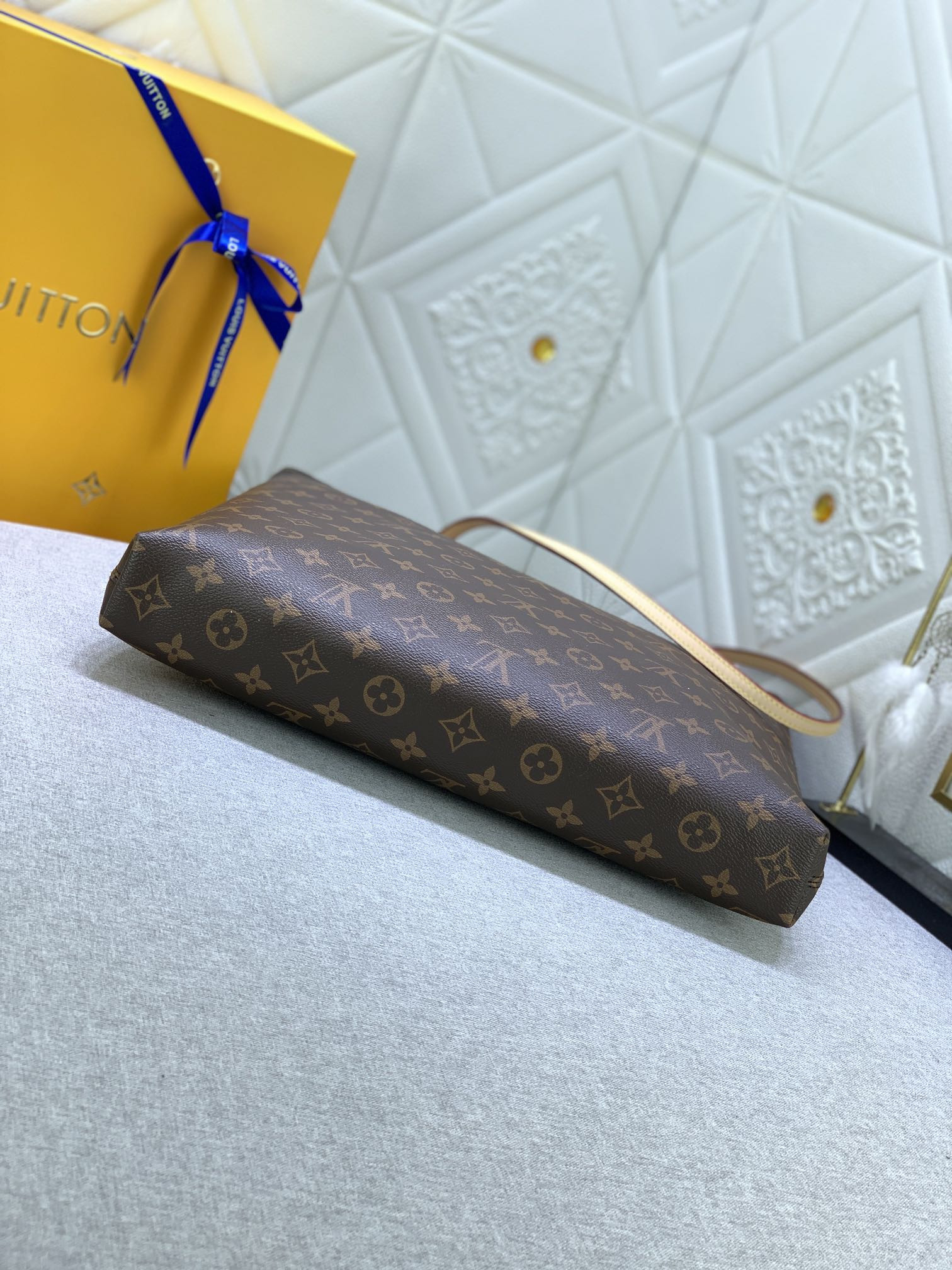 Louis Vuitton Carry It| Bag