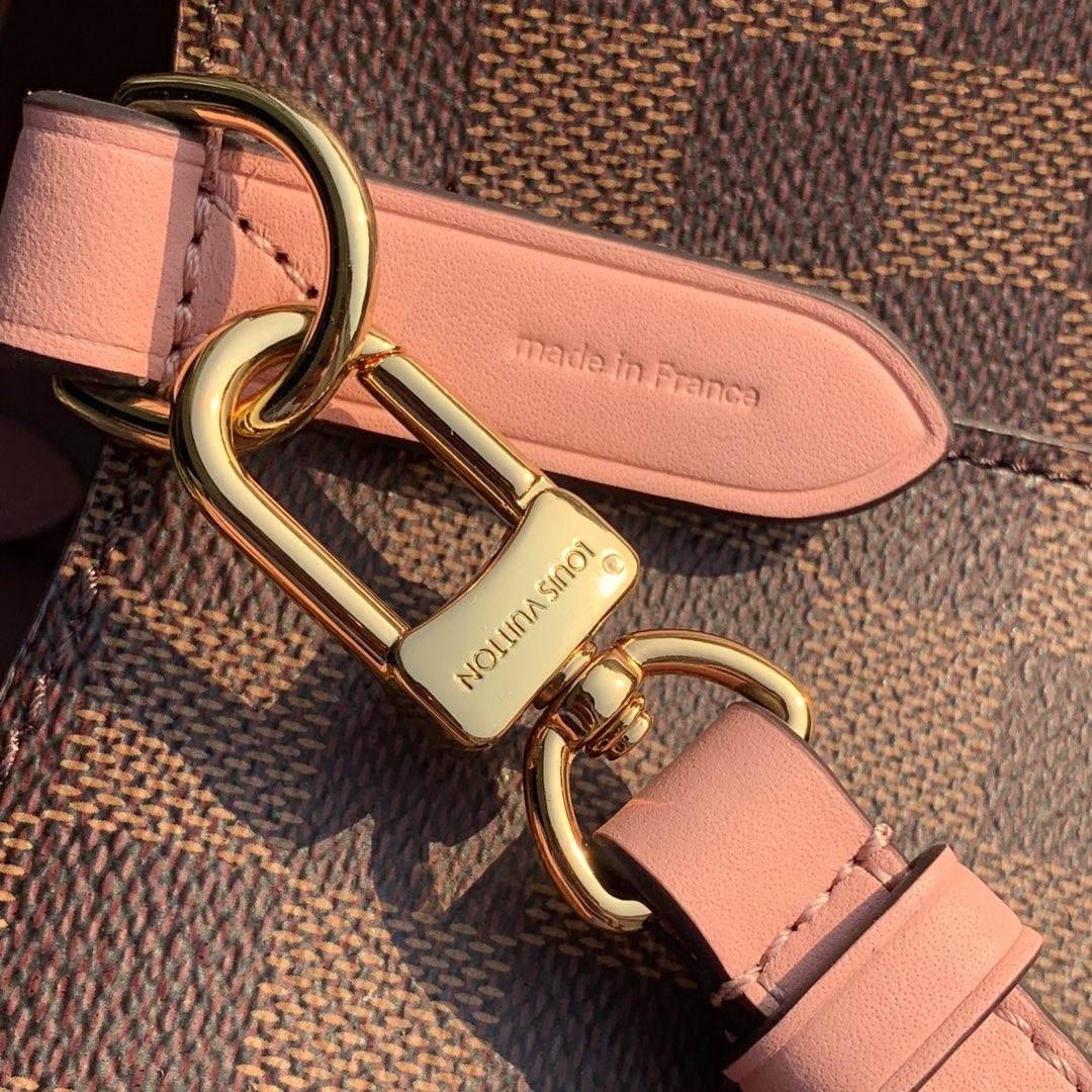 Louis Vuitton Néonoé Bag