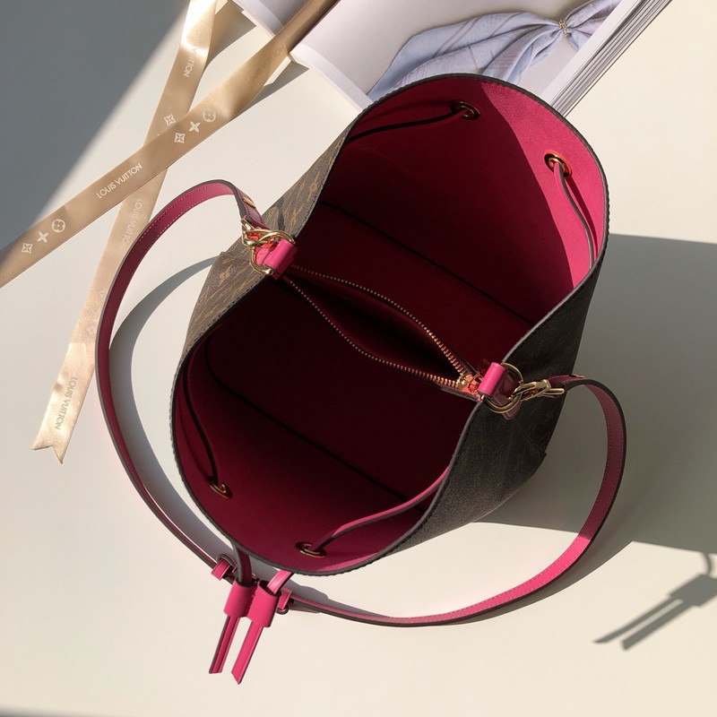Louis Vuitton Néonoé Bag