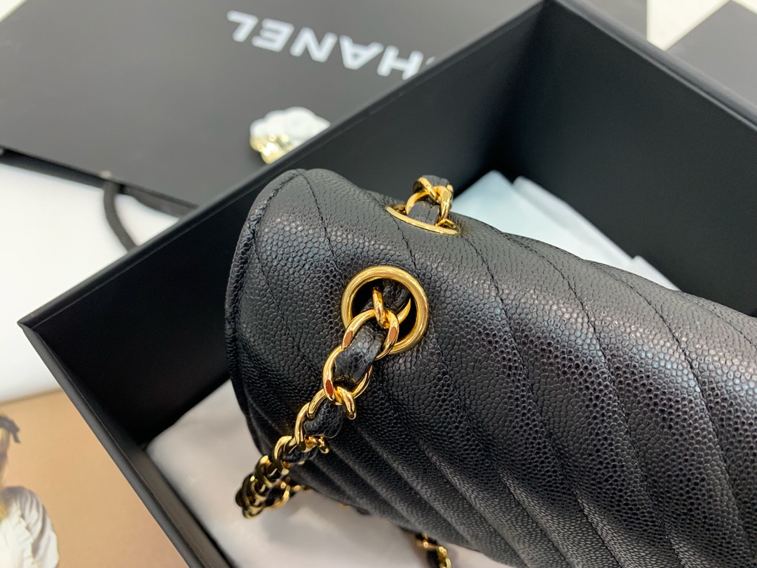 Chanle Classic Flap Bag With Chevron Quilting