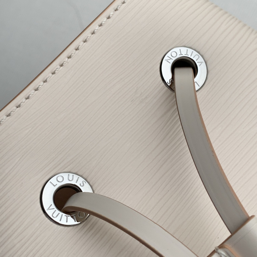 Louis Vuitton Néonoé Bag