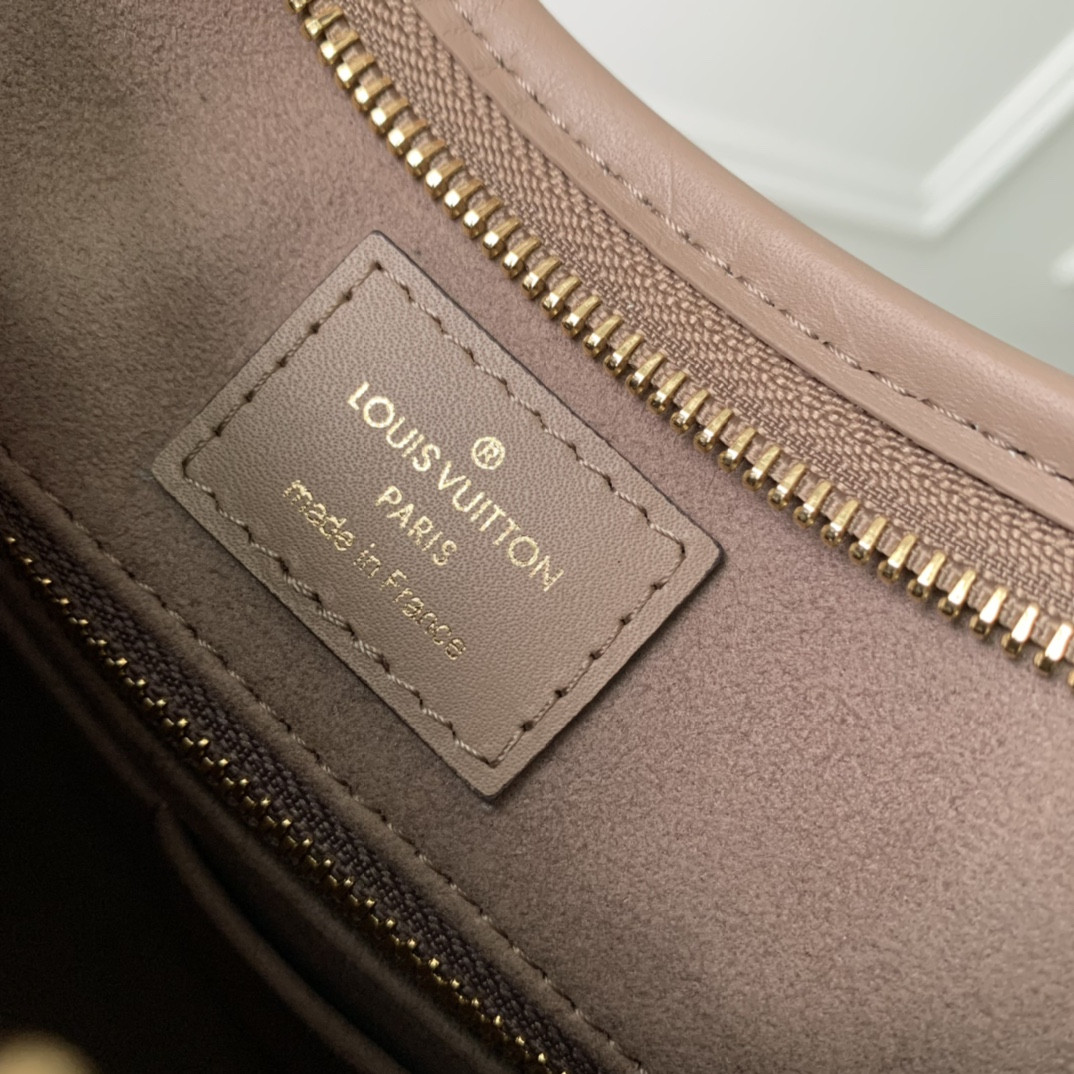 Louis Vuitton Carryall Bag