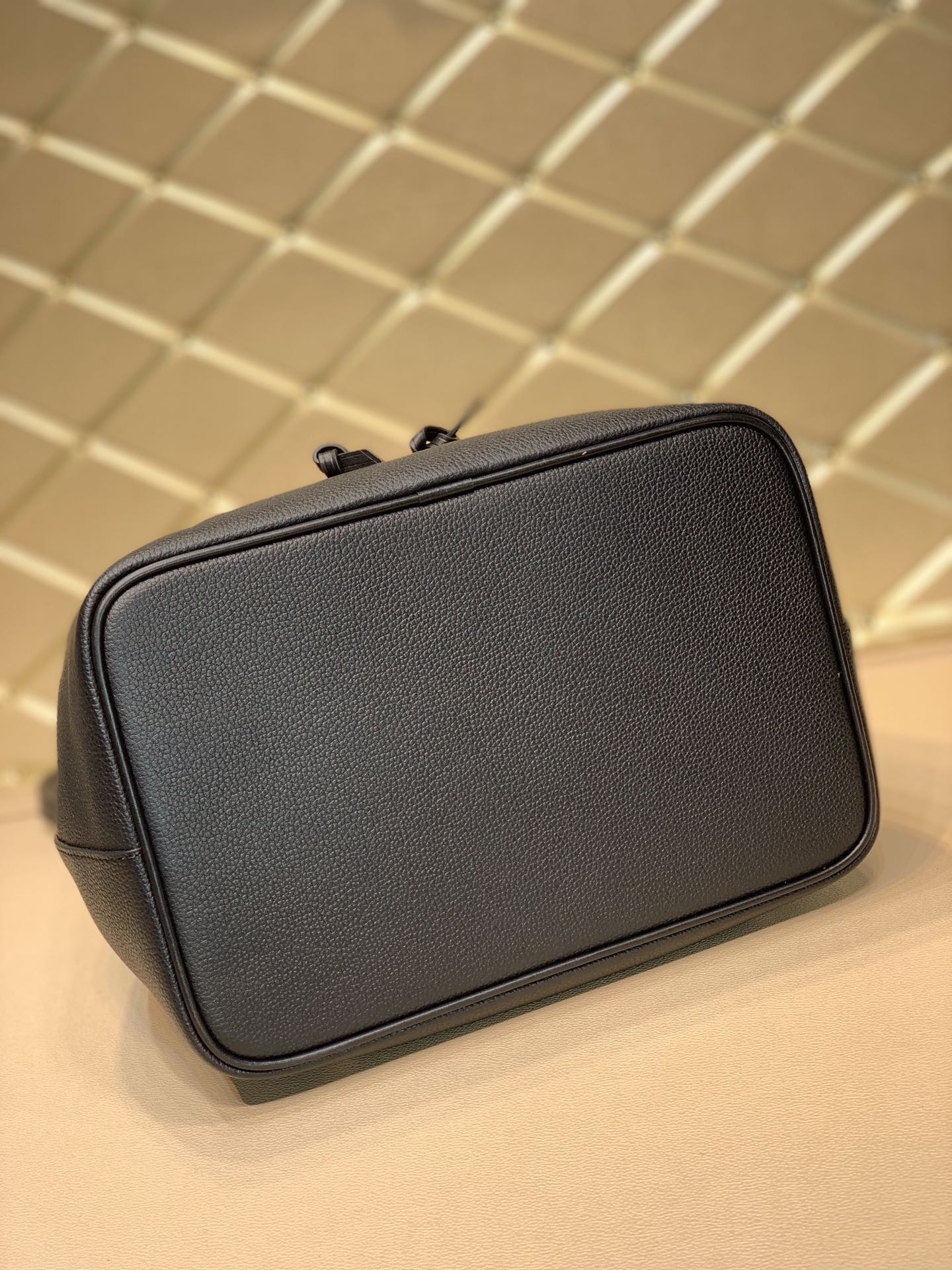 Louis Vuitton Néonoé Bag