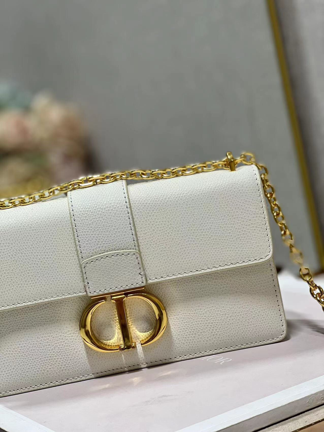 30 Montaigne East-west Bag With Chain