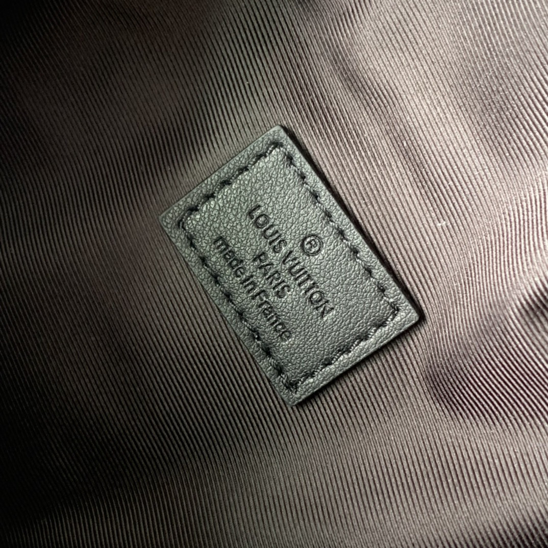 Louis Vuitton Discovery Bag