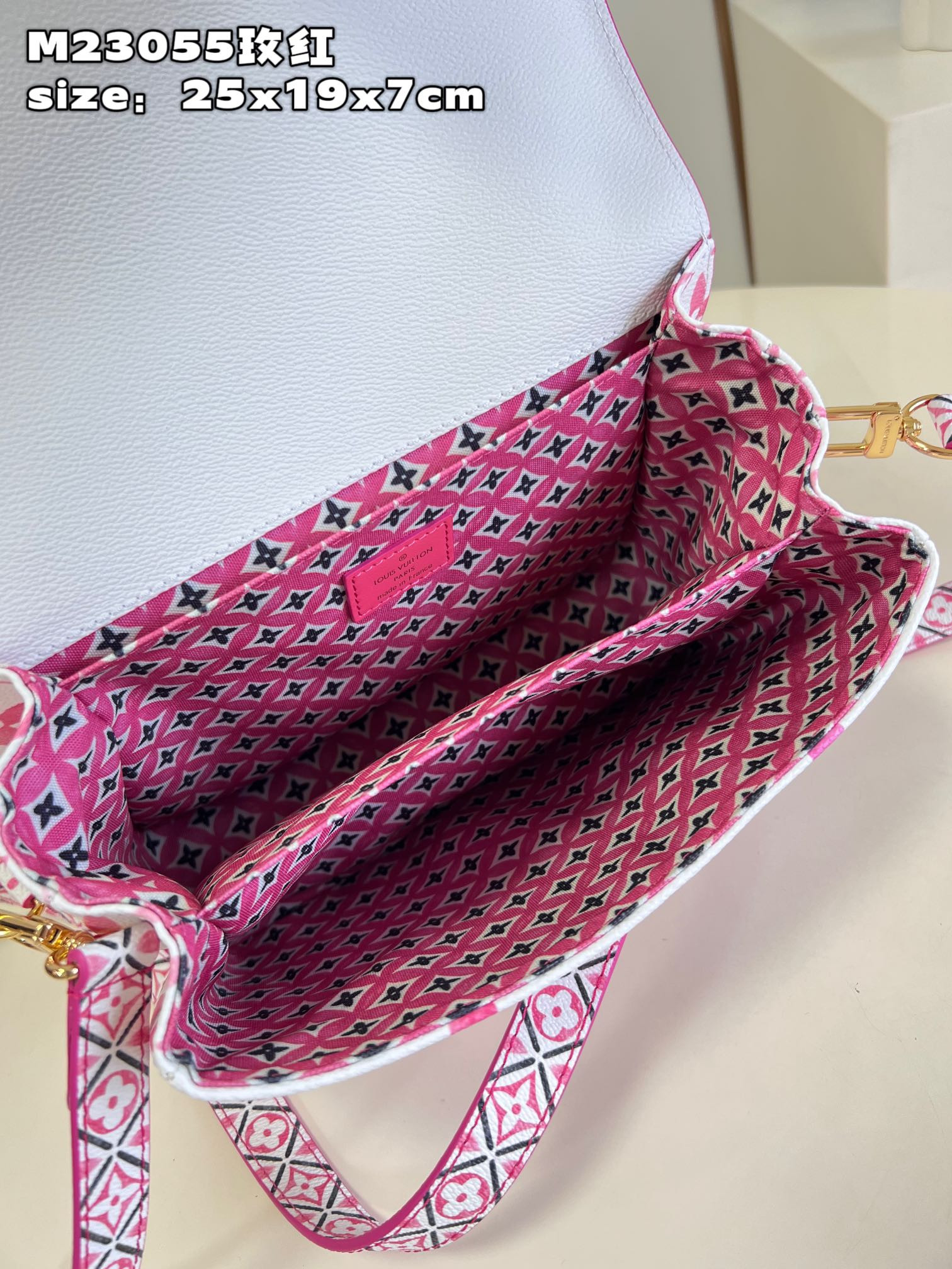 Louis Vuitton Pochette Metis Bag