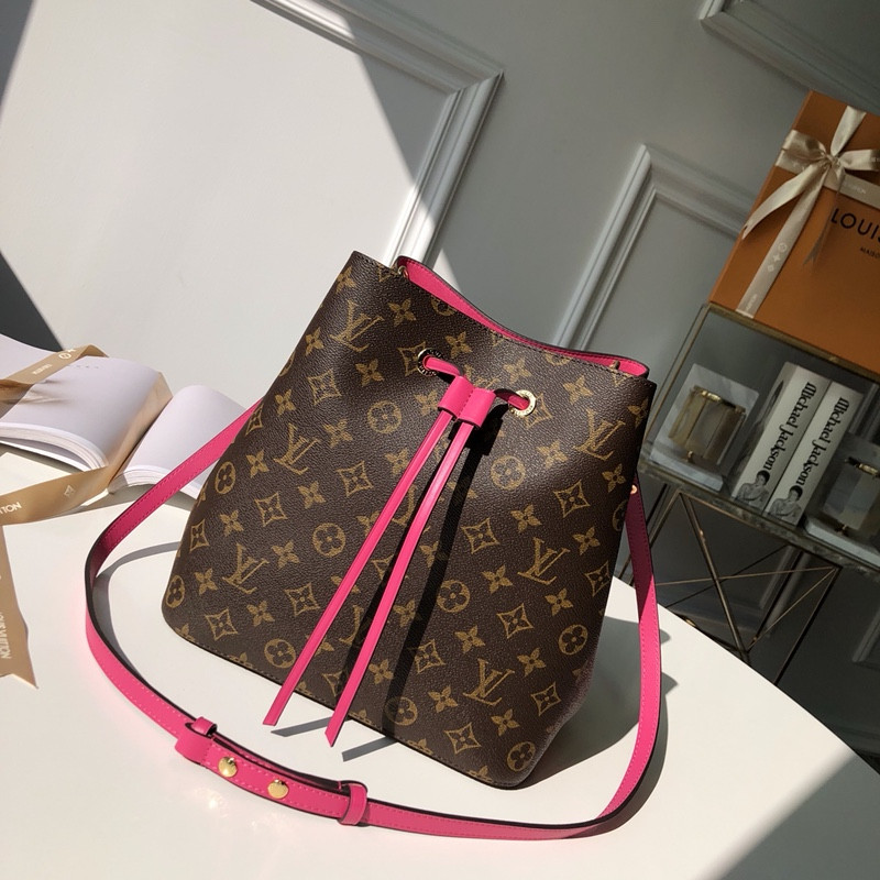 Louis Vuitton Néonoé Bag