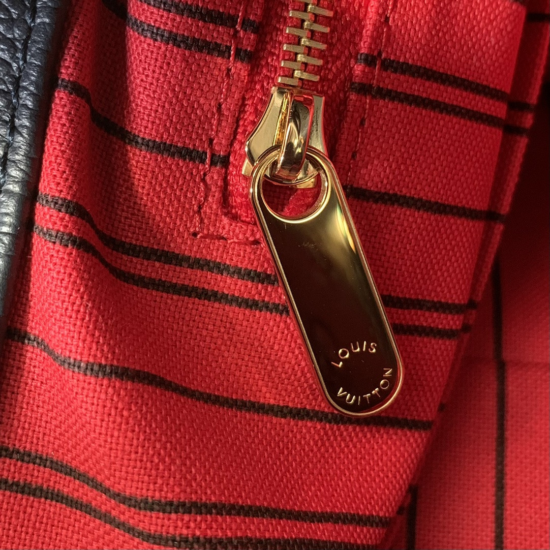 Louis Vuitton Artsy Bag