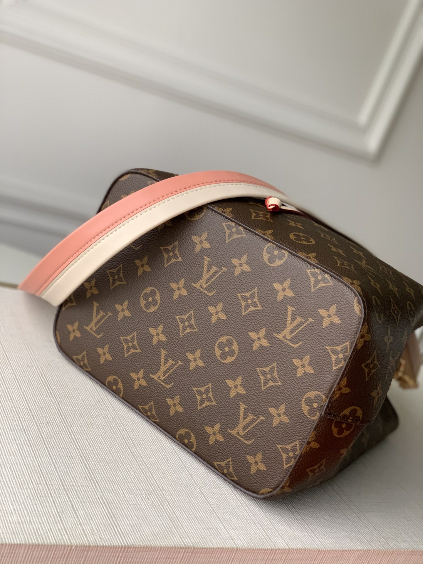 Louis Vuitton Néonoé Bag