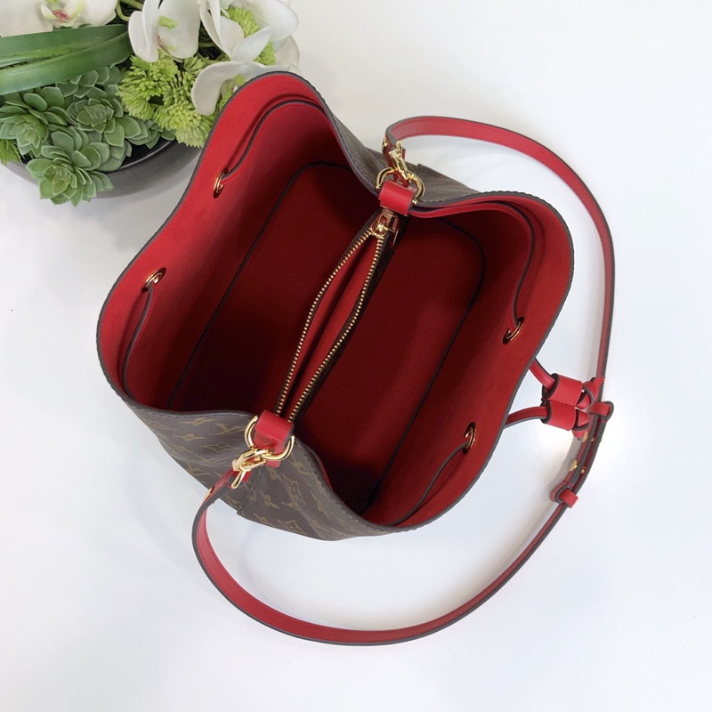 Louis Vuitton Néonoé Bag